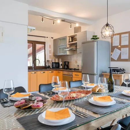 Captains Semesterbostad Vintijan